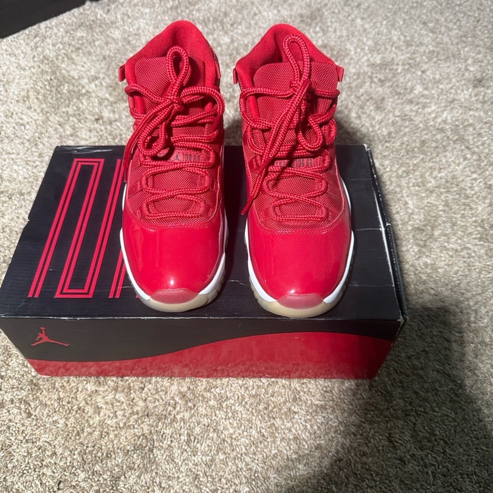 Men’s Jordan 11 Retro Red Size 9